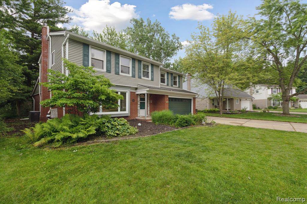 Southfield, MI 48076,19581 Silver Spring Street