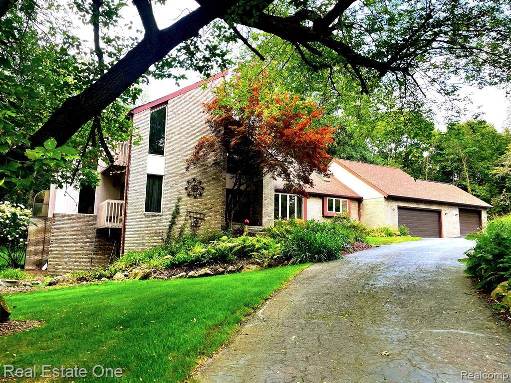 Milford Twp, MI 48380,2862 FOXFIRE Drive