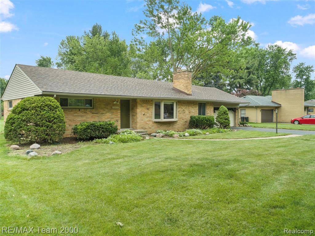 Livonia, MI 48154,30695 Lyndon Street