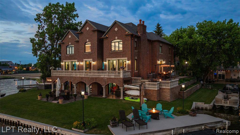Lake Orion Vlg, MI 48362,328 S Broadway Street