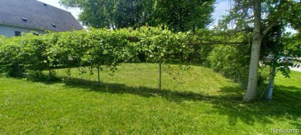 Port Huron Twp, MI 48060,9999 24th St.