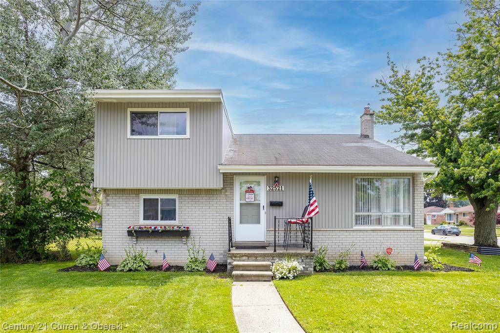 Garden City, MI 48135,32521 Dover Street
