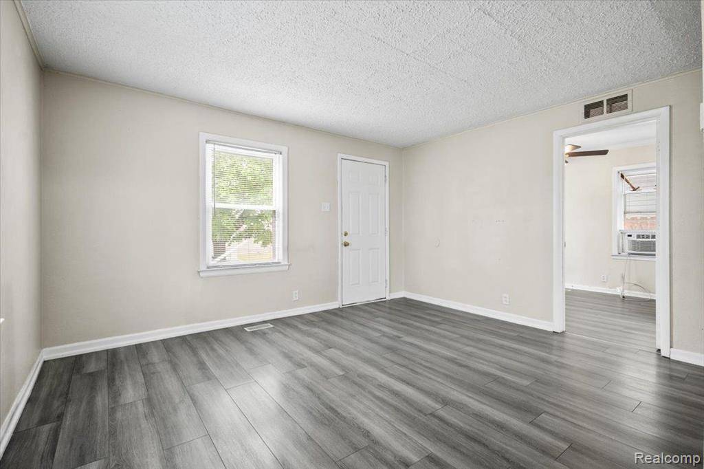 Hazel Park, MI 48030,1771 E GEORGE Avenue