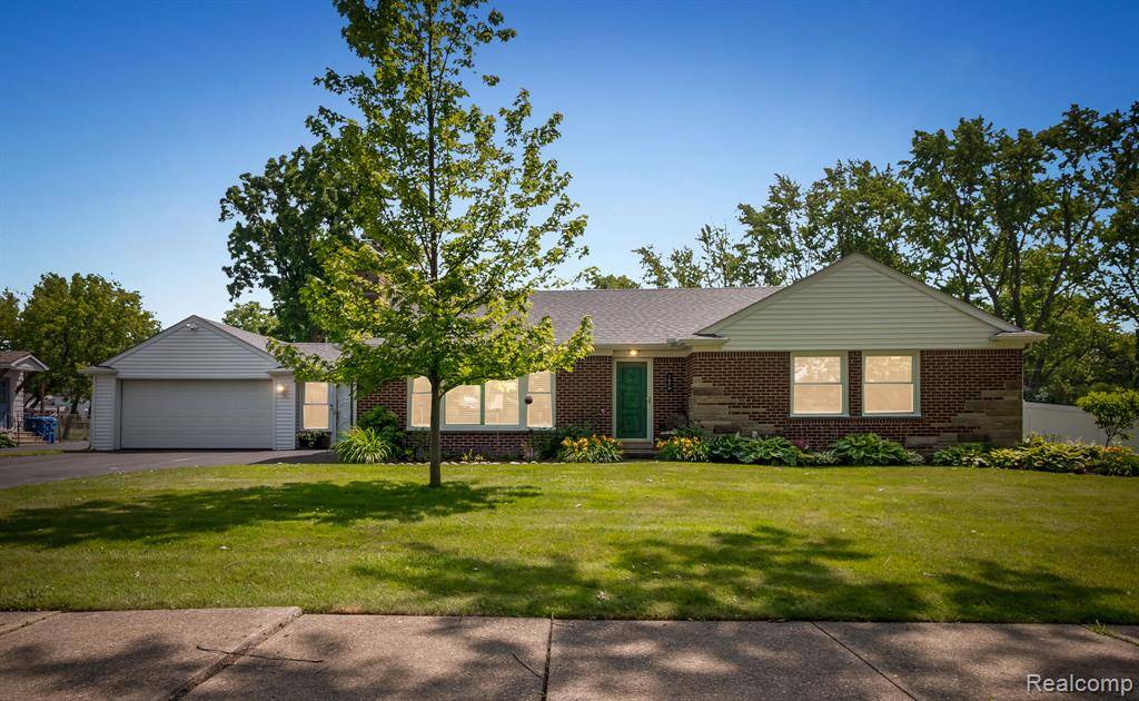 Waterford Twp, MI 48328,187 Gateway Drive
