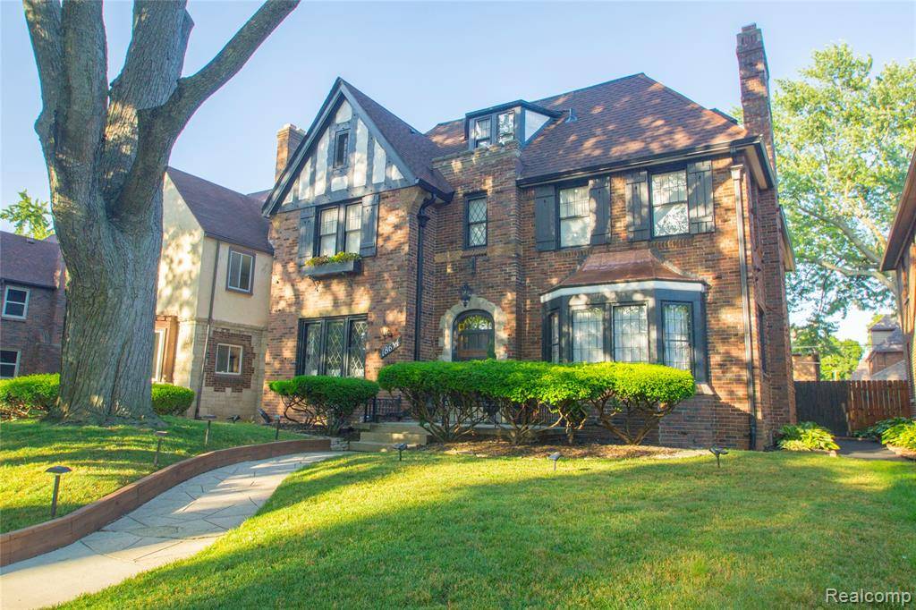 Detroit, MI 48221,18634 Muirland Street
