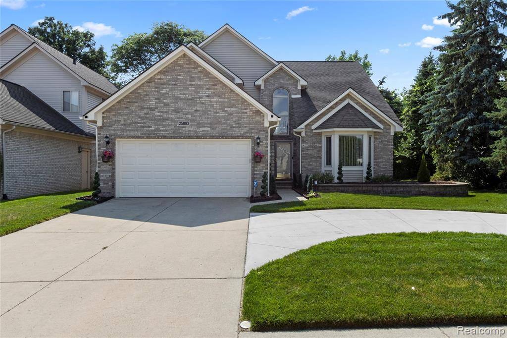 Southfield, MI 48075,25893 Golf Pointe Drive