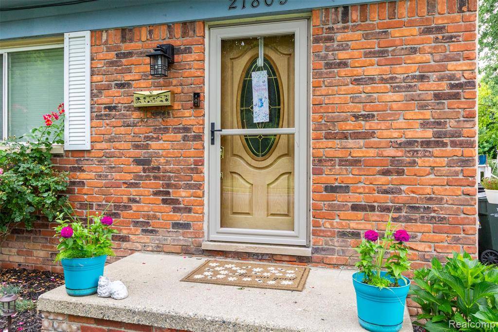 St. Clair Shores, MI 48080,21809 Elizabeth Street