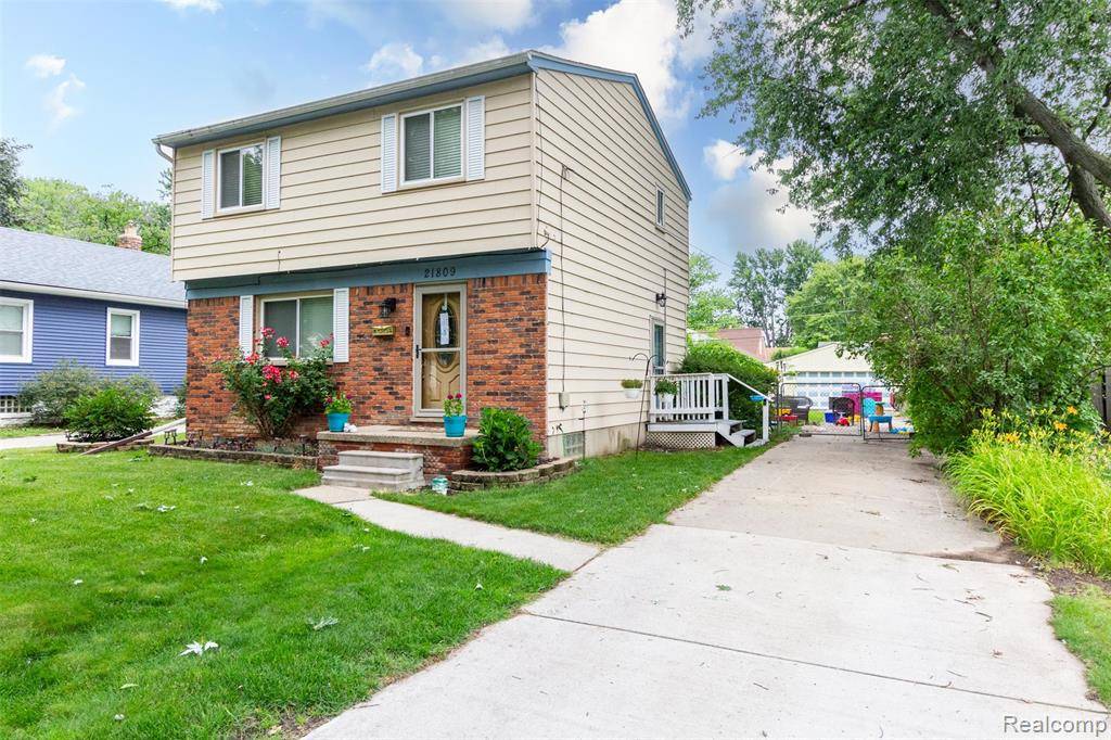 St. Clair Shores, MI 48080,21809 Elizabeth Street