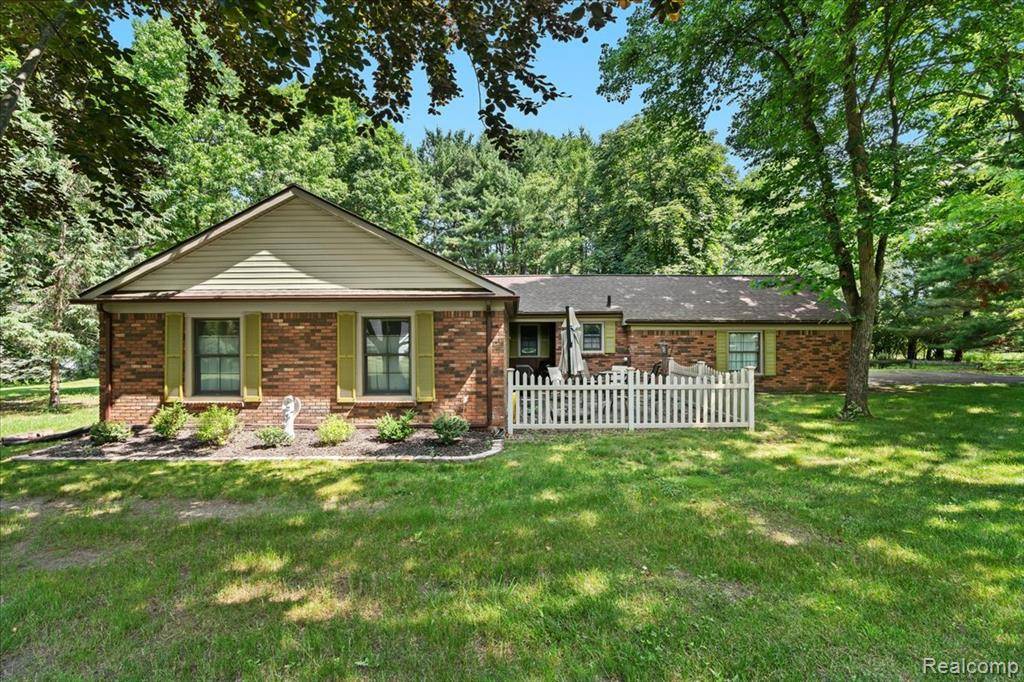 Fenton, MI 48430,7248 Parkwood Drive