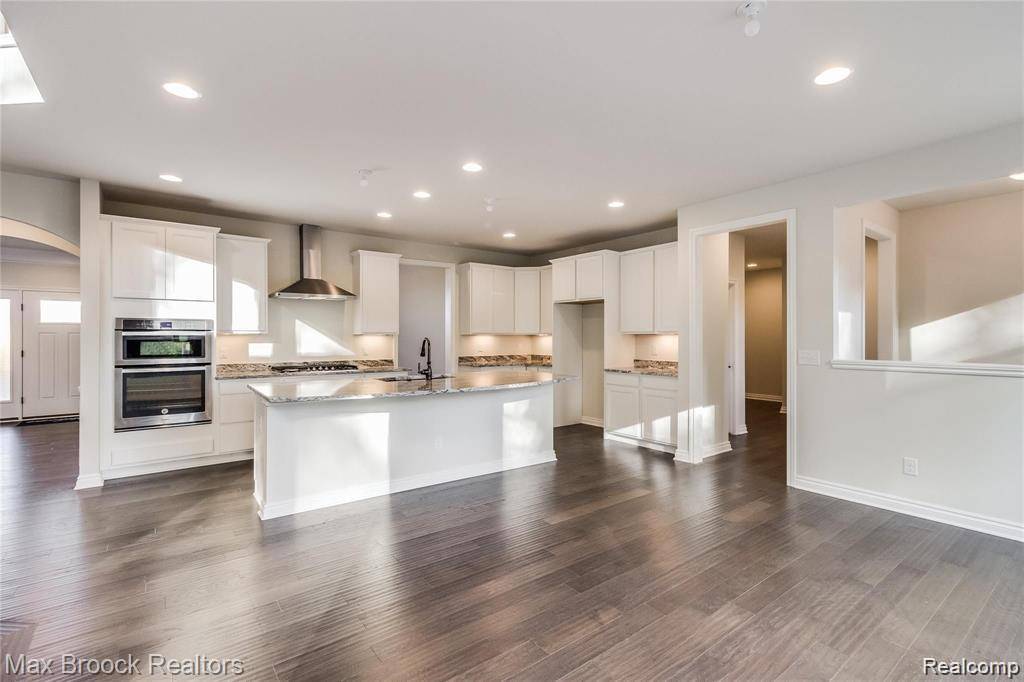 West Bloomfield Twp, MI 48323,4503 Twin Beach Court