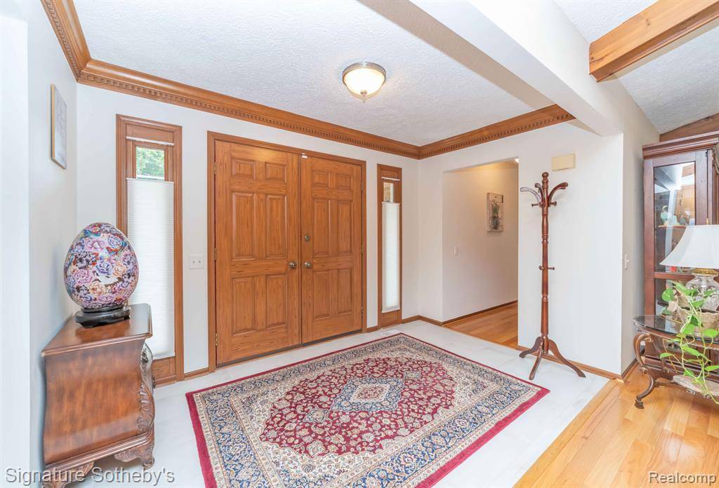 Farmington, MI 48335,25759 Hunt Club Boulevard
