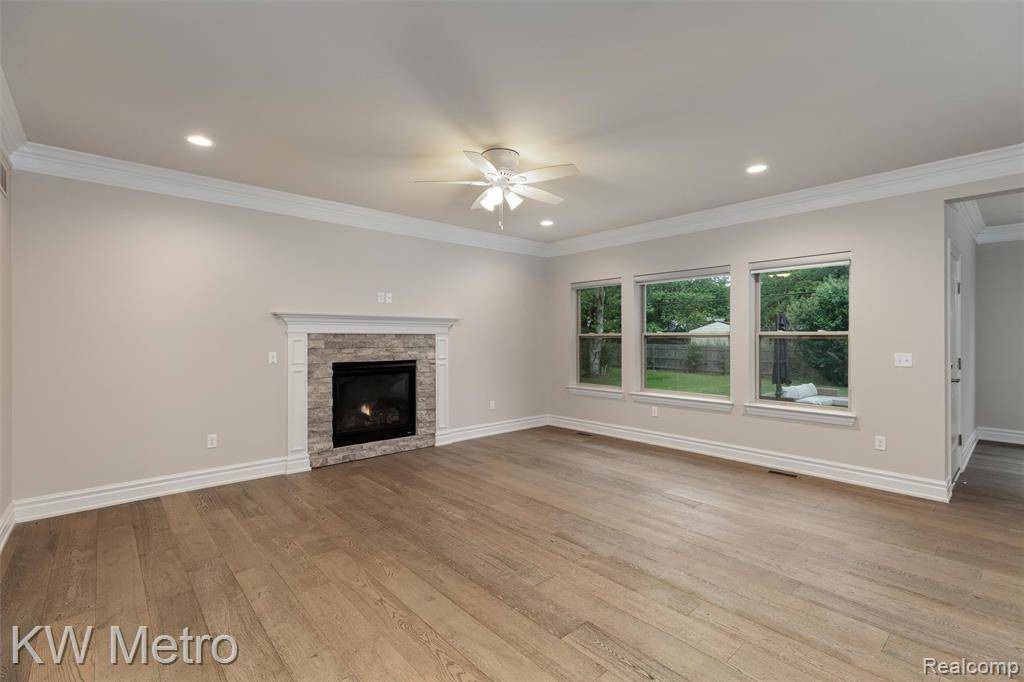 Troy, MI 48083,85 Hickory Drive