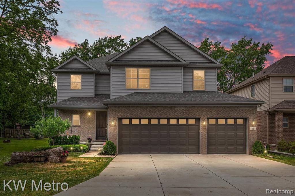 Troy, MI 48083,85 Hickory Drive