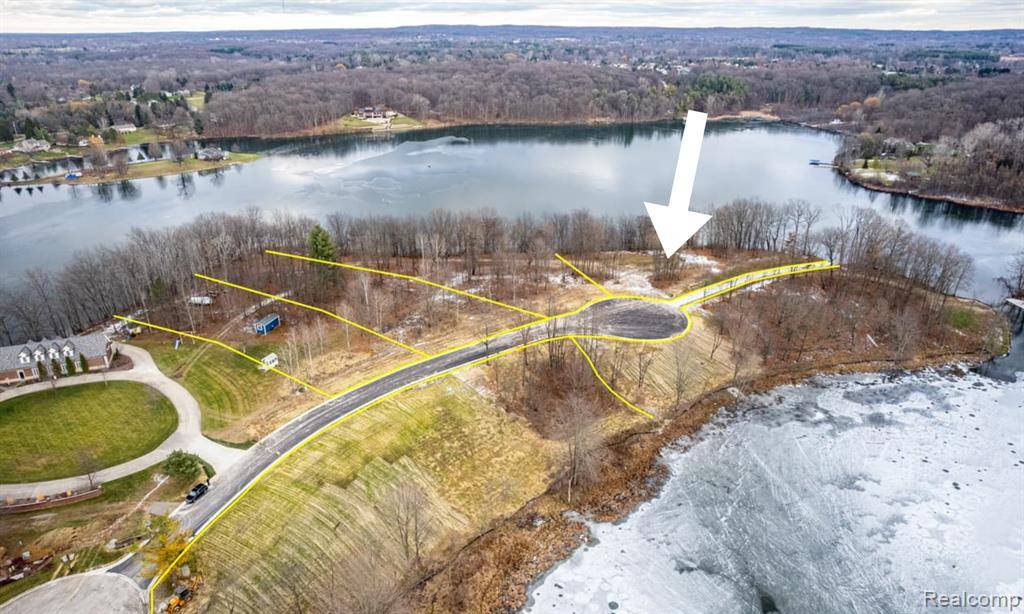 Goodrich Vlg, MI 48438,005 Lakeshore Drive