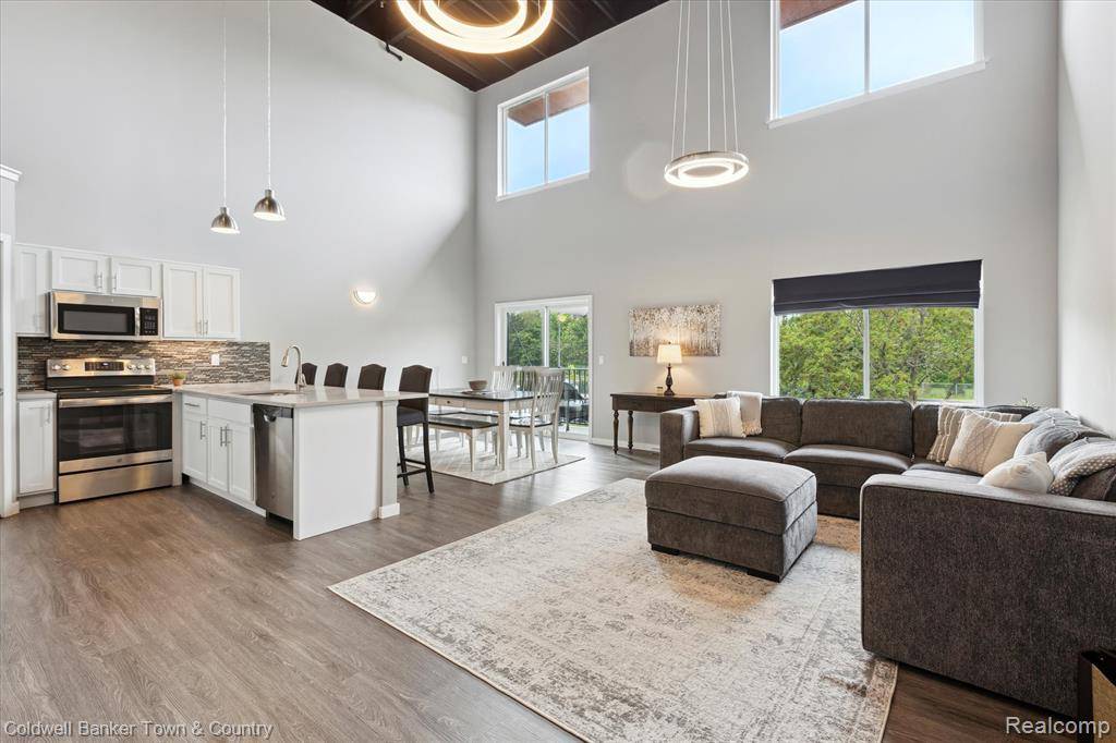 Brighton, MI 48116,293 N 2ND Street 106