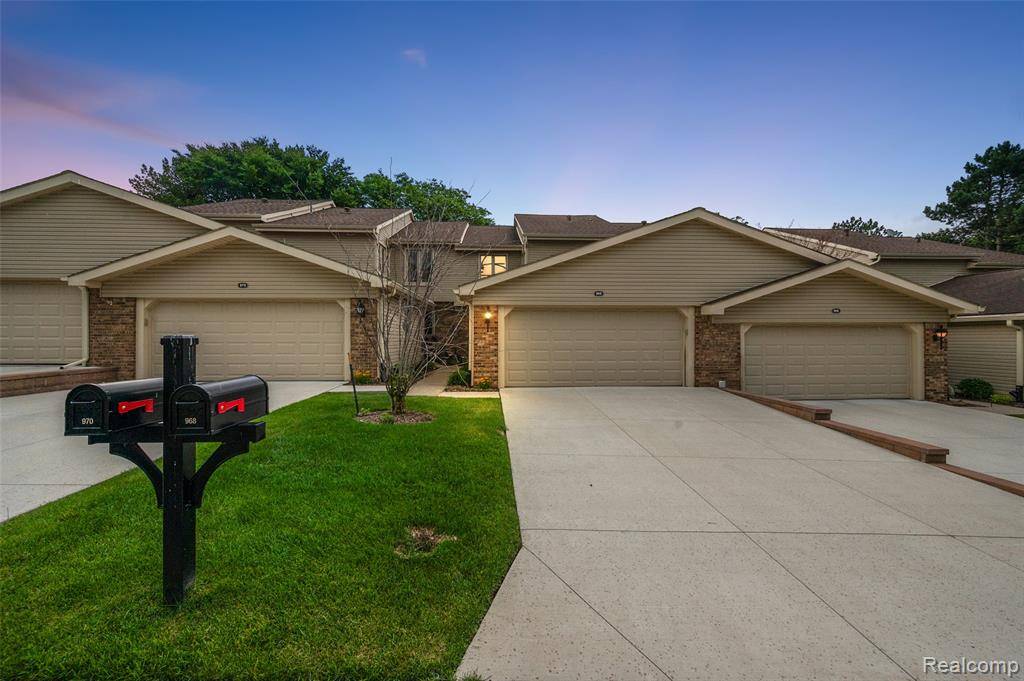 Rochester Hills, MI 48307,968 Golfview Court