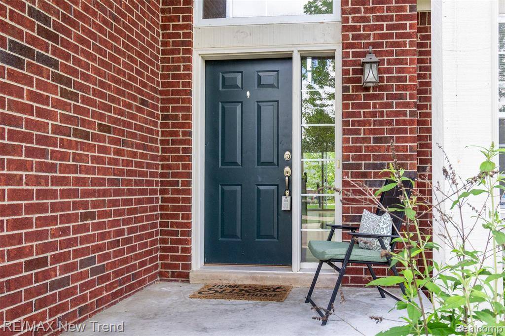 Novi, MI 48374,51207 BROMPTON