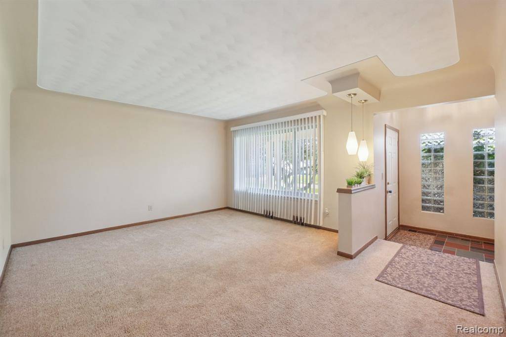 Shelby Twp, MI 48316,54829 Starlite Drive