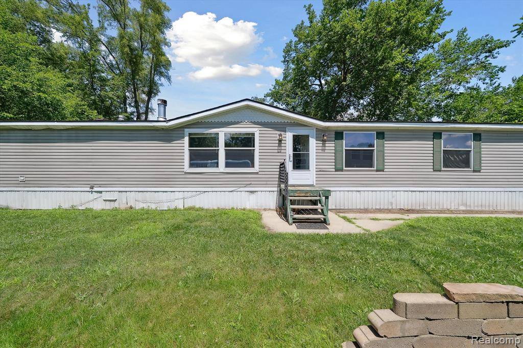 Van Buren Twp, MI 48111,142 Cherry lane E Cherry lane Lane