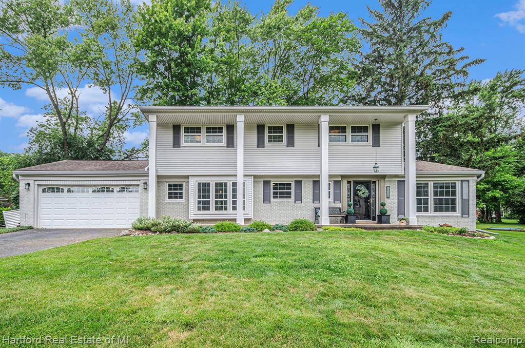 Farmington Hills, MI 48334,30176 Pipers Lane Court
