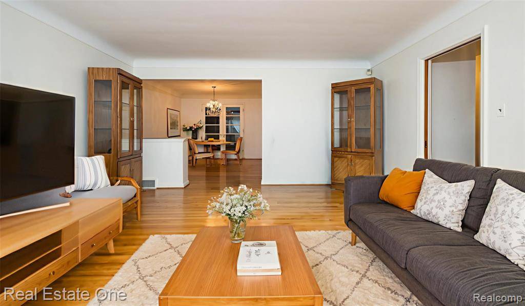 Beverly Hills Vlg, MI 48025,31920 Carlelder Street Street
