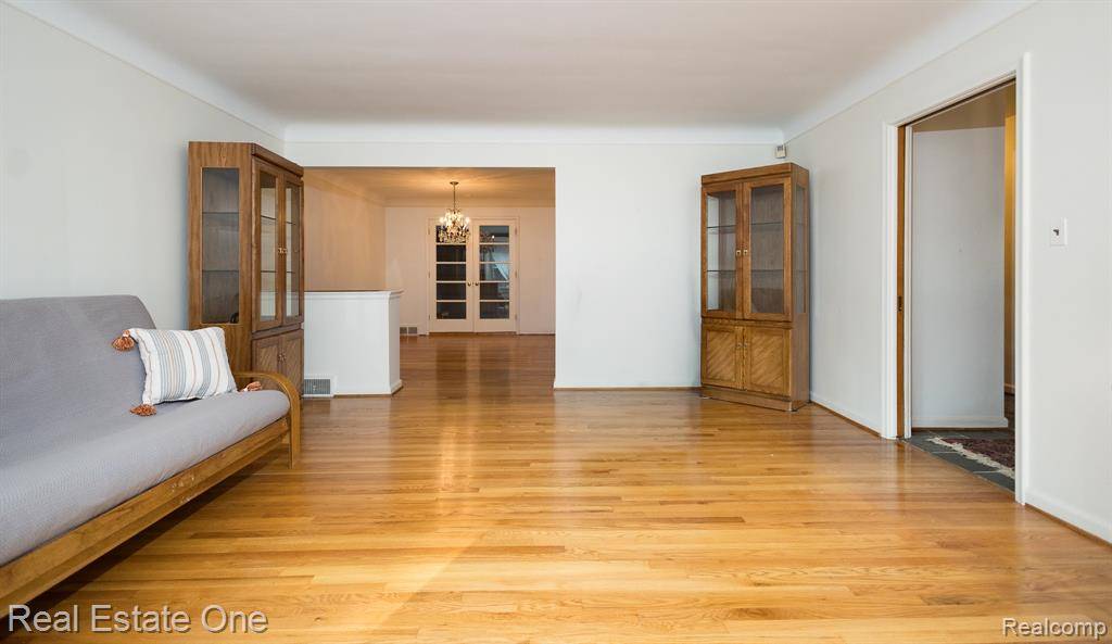 Beverly Hills Vlg, MI 48025,31920 Carlelder Street Street
