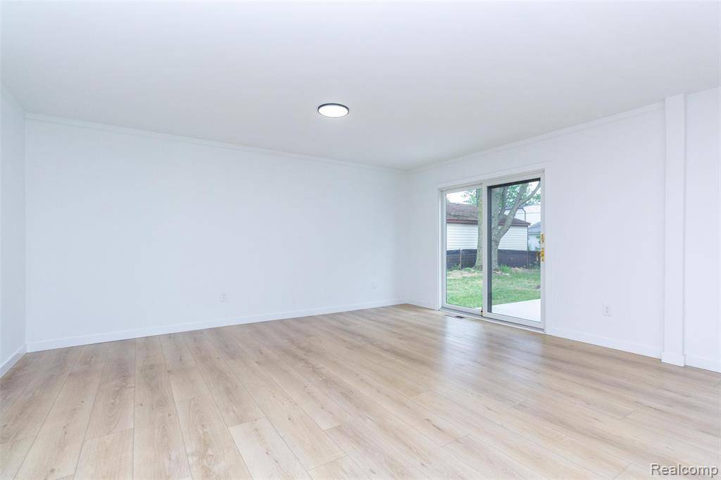 Roseville, MI 48066,15444 Roycroft Street