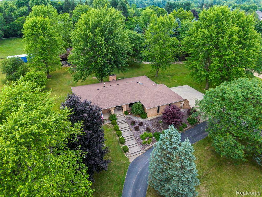 Rochester, MI 48306,945 E Gunn Road