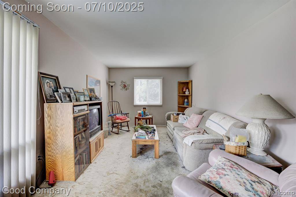 Royal Oak, MI 48073,4345 Crooks Road 26