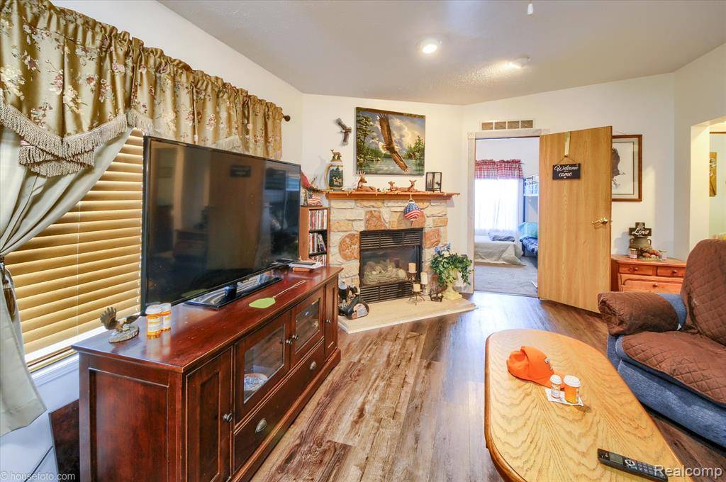 Watertown Twp, MI 48435,355 Carpenter Road