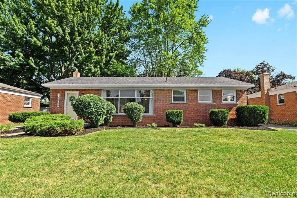 Livonia, MI 48150,35888 Orangelawn Street