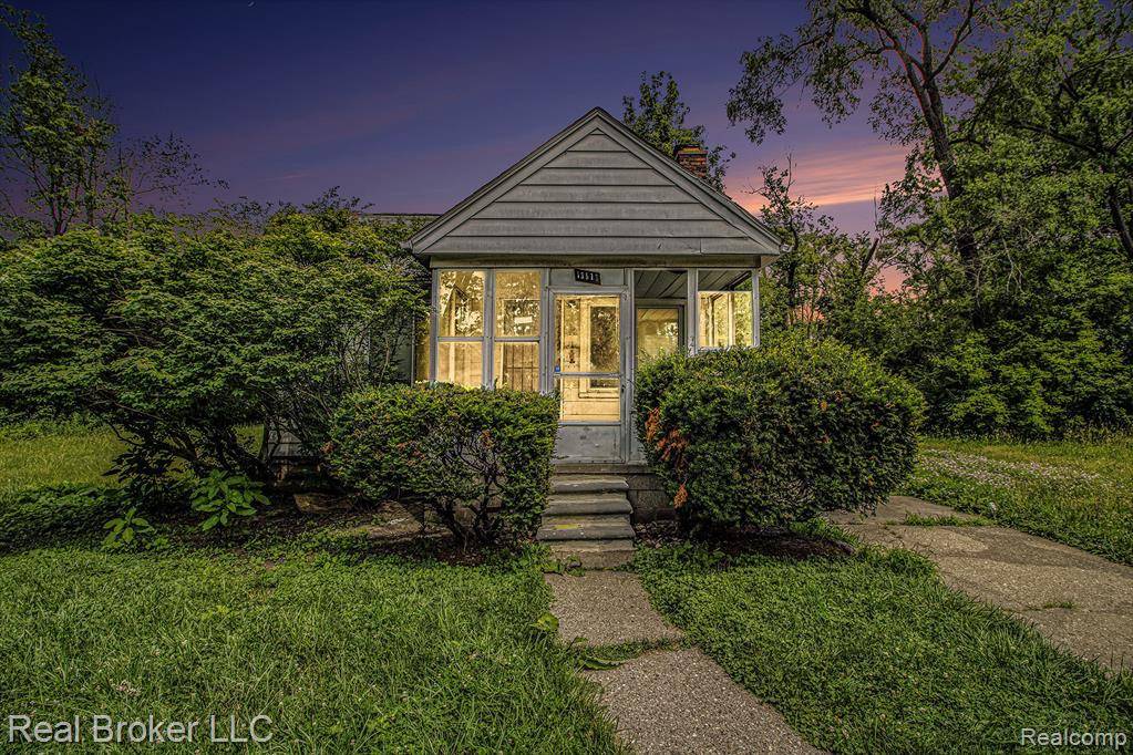 Detroit, MI 48223,13576 Warwick Street