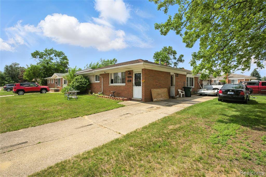 Westland, MI 48186,34728 Somerset Street