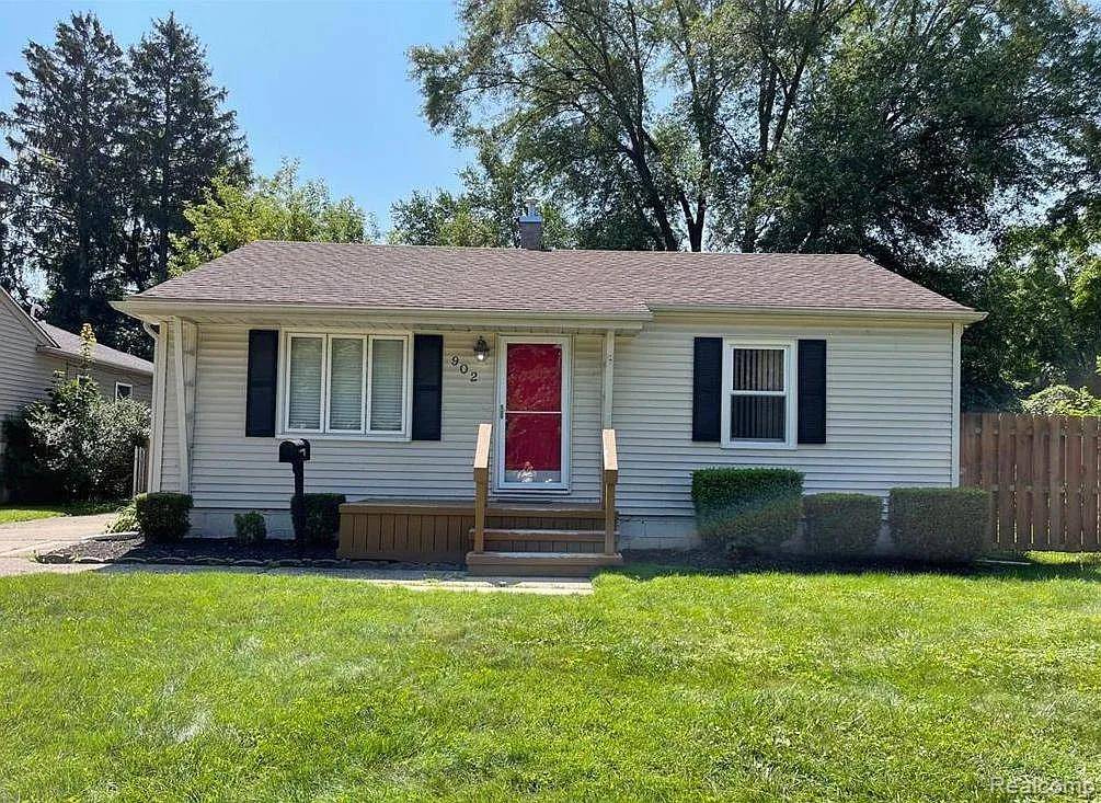 Royal Oak, MI 48073,902 E WINDEMERE Avenue