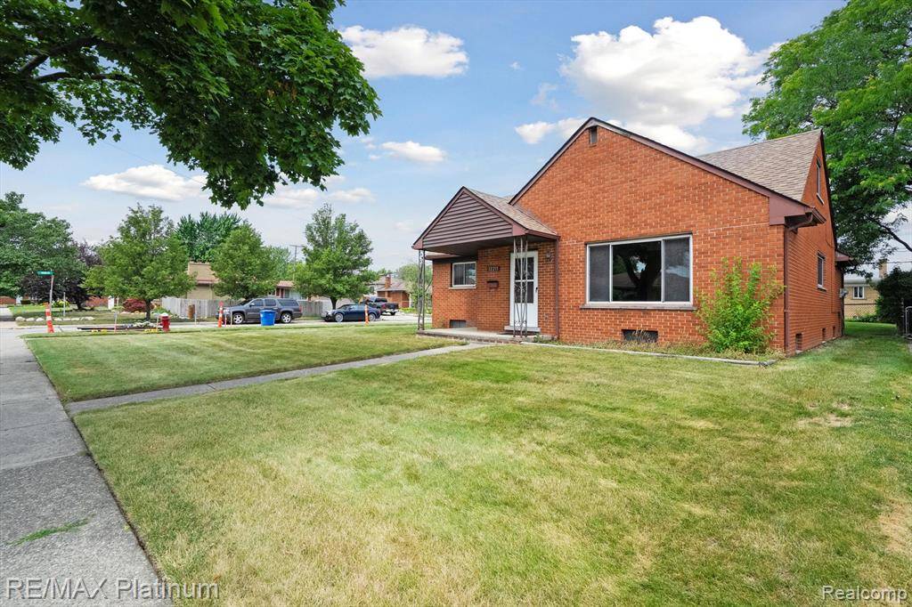 Warren, MI 48089,12211 Champaign Avenue