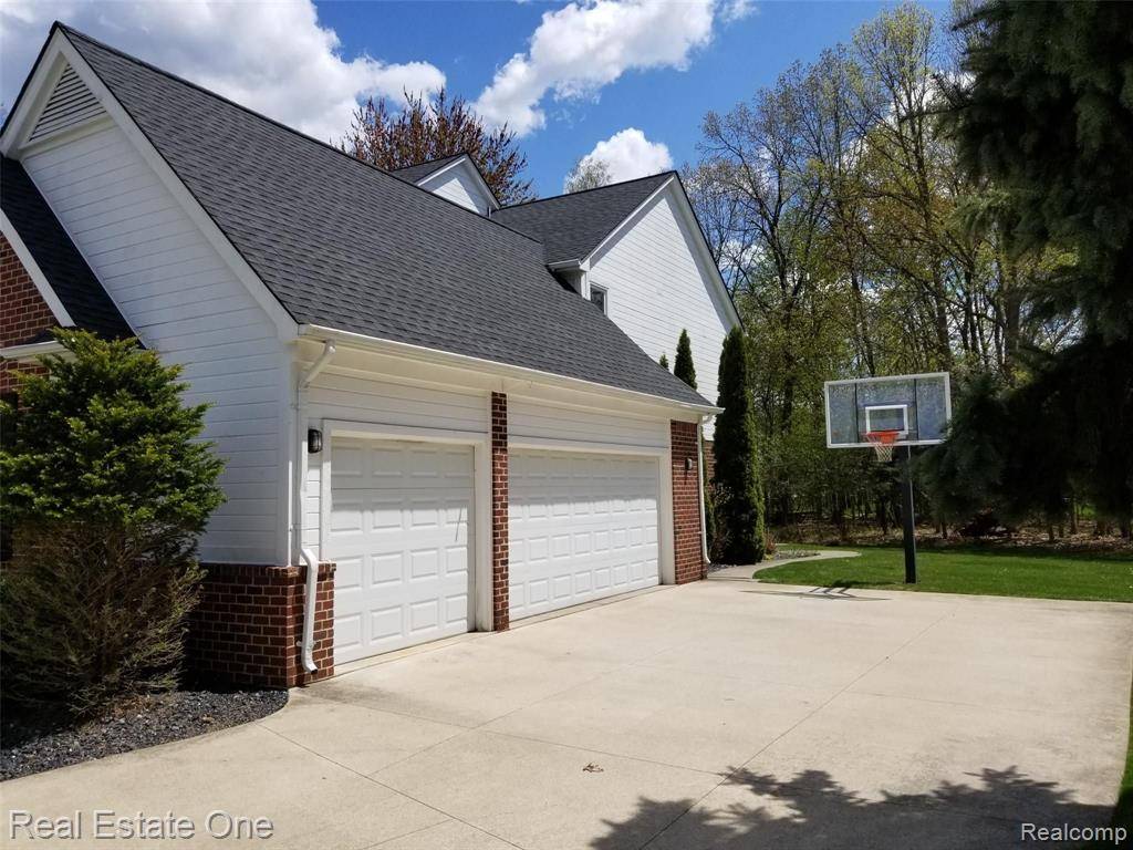 Rochester Hills, MI 48326,4066 COVENTRY Drive