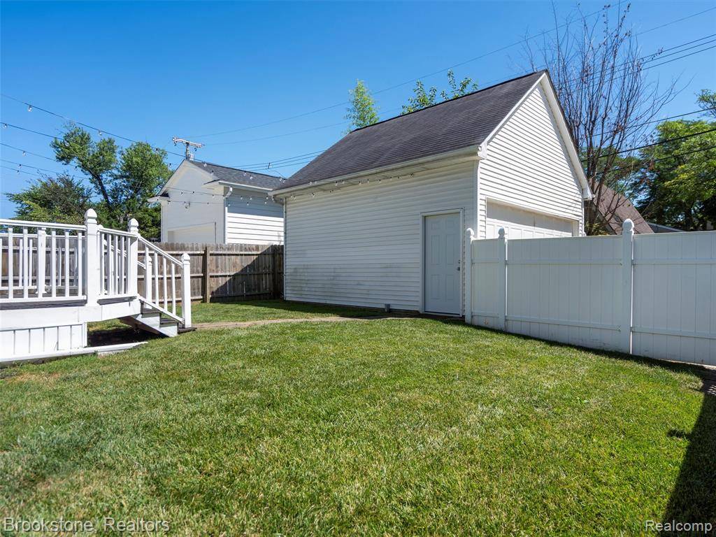 Birmingham, MI 48009,1106 BENNAVILLE Avenue