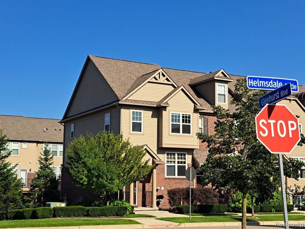 Rochester Hills, MI 48307,2690 HELMSDALE Circle