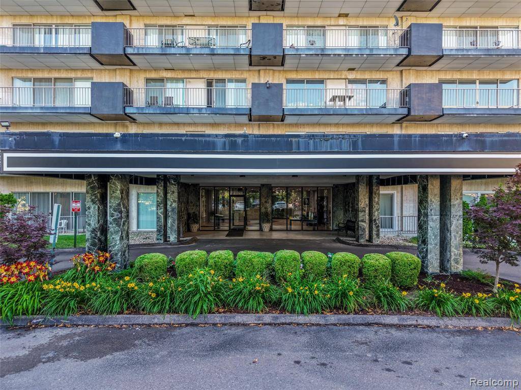 Southfield, MI 48075,15801 Providence Drive #5