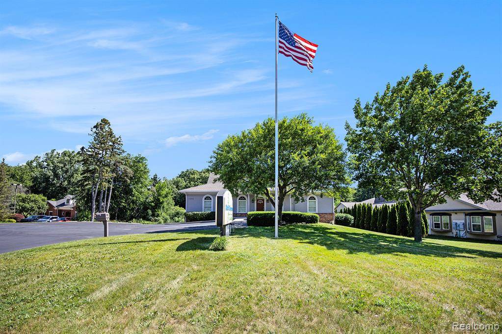 Independence Twp, MI 48346,7590 Dixie Highway