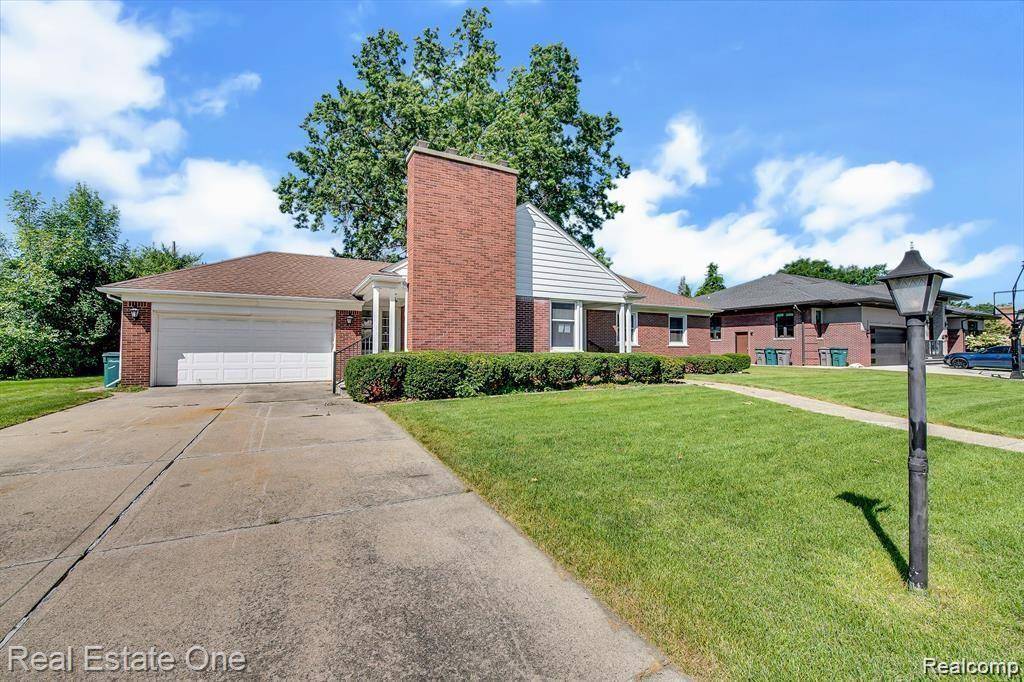Dearborn, MI 48124,135 BRENTWOOD Drive
