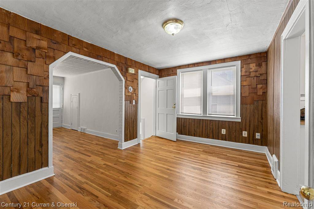Dearborn Heights, MI 48127,6445 Heyden Street