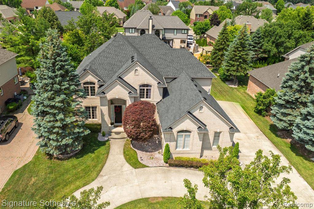 Shelby Twp, MI 48316,55397 Apple Lane