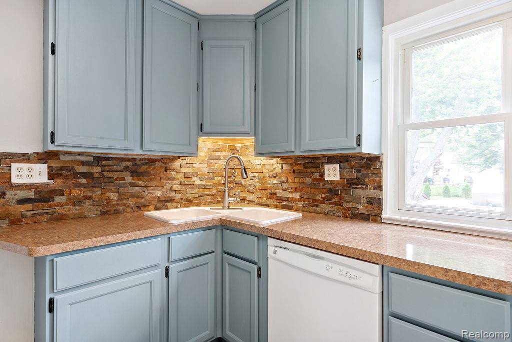 St. Clair Shores, MI 48082,23631 Beverly Street