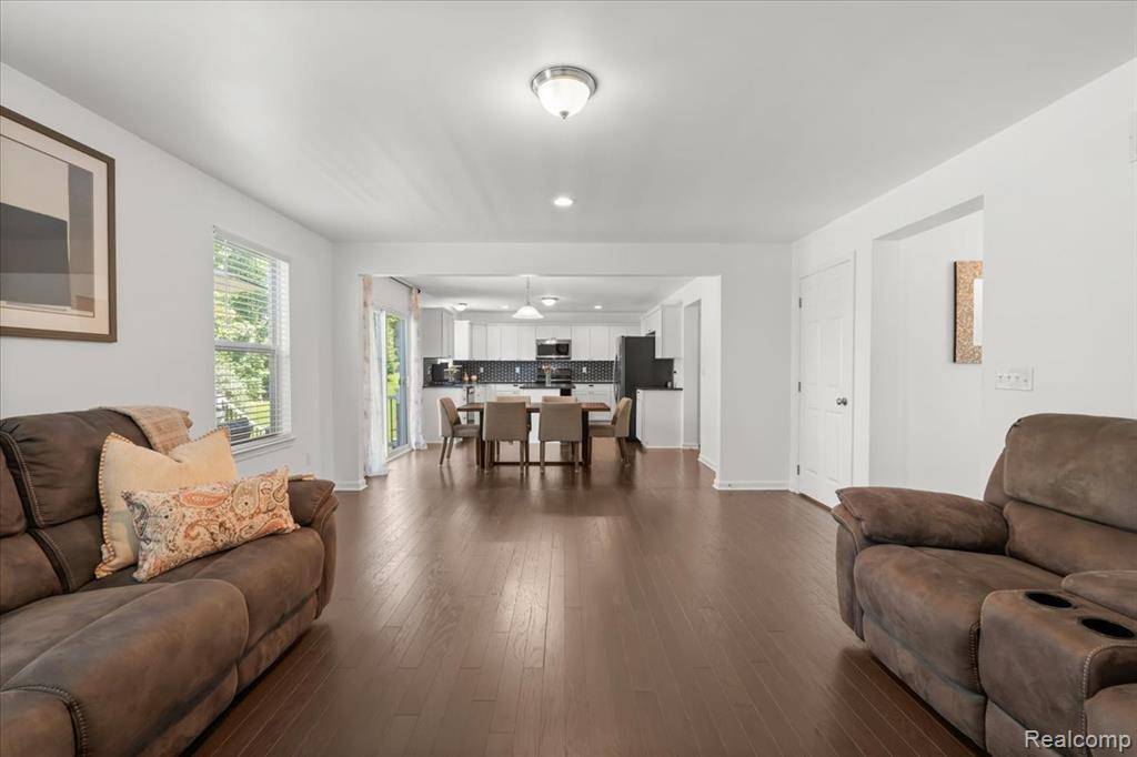 South Lyon, MI 48178,21422 Navarra Drive