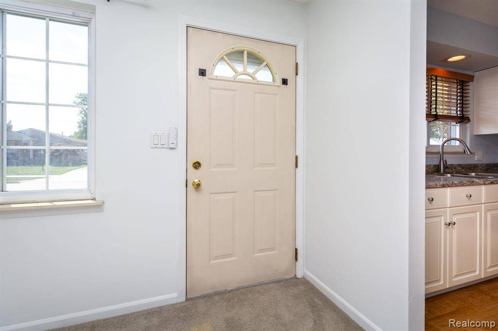 St. Clair Shores, MI 48081,28112 Florence Street