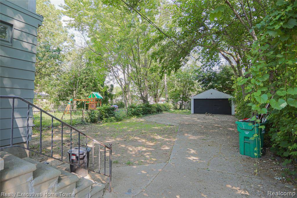 Eastpointe, MI 48021,15251 Maplewood Avenue
