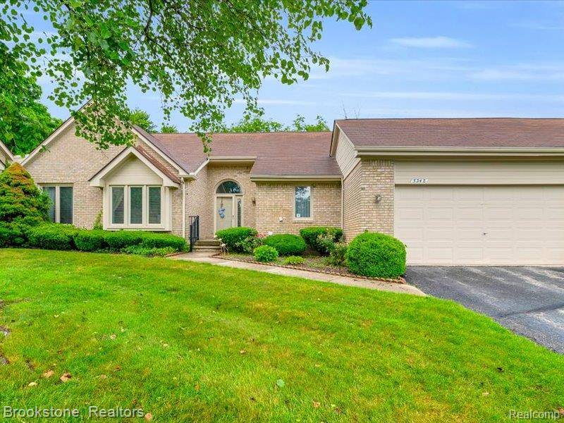 West Bloomfield Twp, MI 48323,5348 Fairway Court