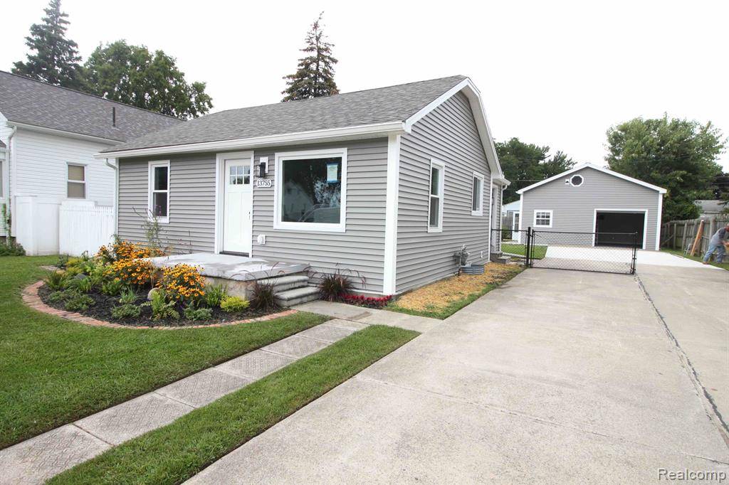 Warren, MI 48089,13755 HOVEY Avenue