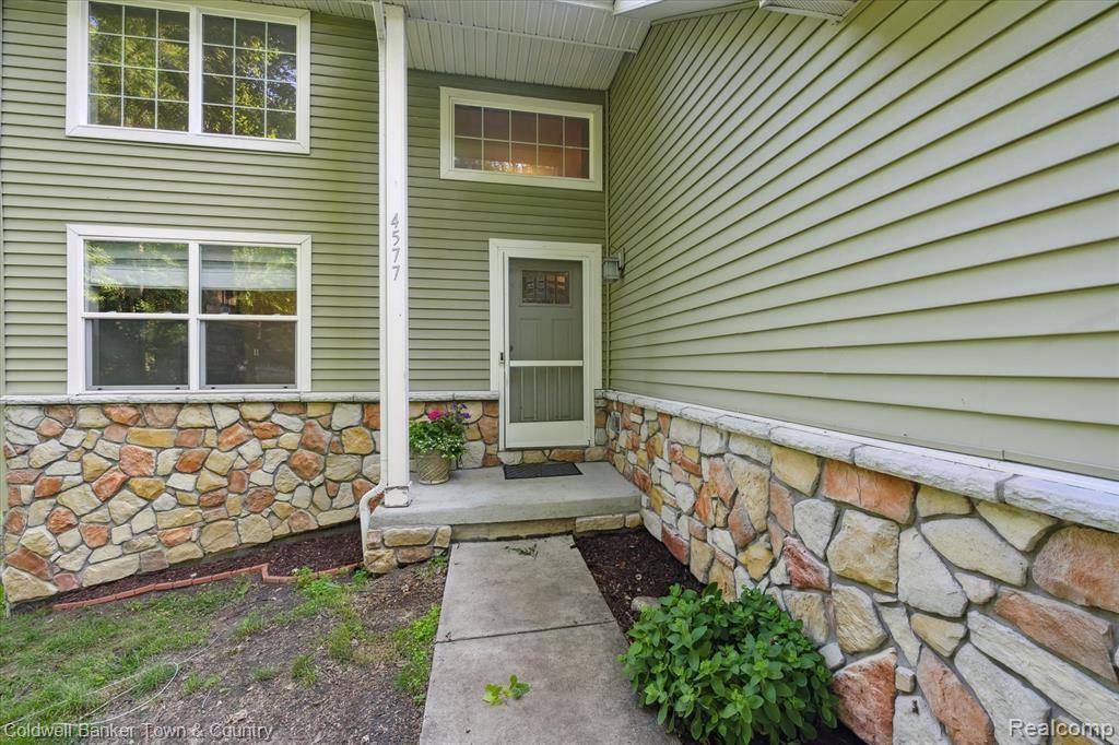 Hamburg Twp, MI 48169,4577 Oaklawn Drive